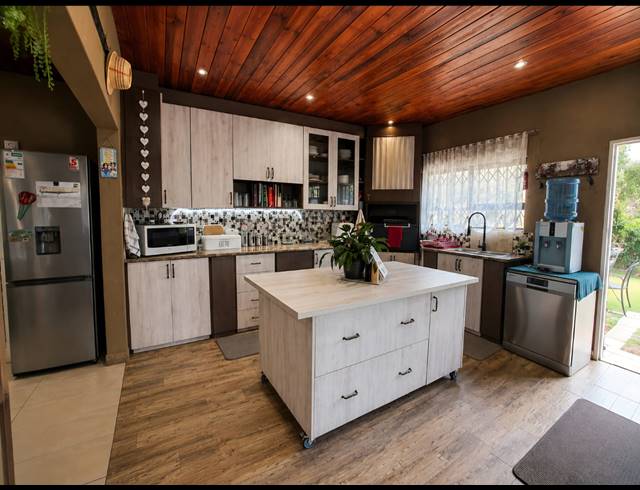 3 BEDROOM HOUSE FOR SALE IN ROTHDENE